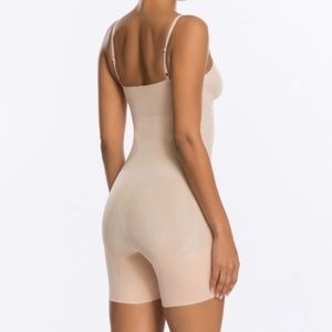 SPANX OnCore Mid Thigh Bodysuit! Size XL.